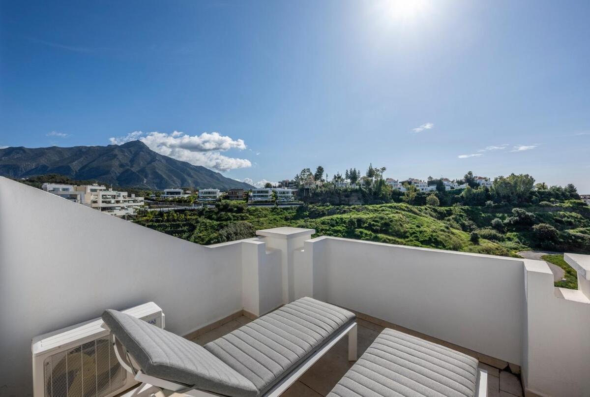 Elegant Duplex Penthouse With Sea And Mountain Views Apartment