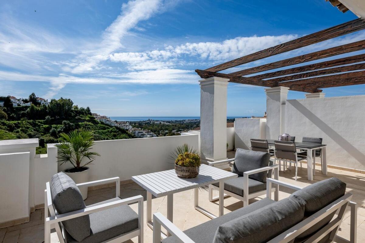 Apartment Elegant Duplex Penthouse With Sea And Mountain Views Marbella