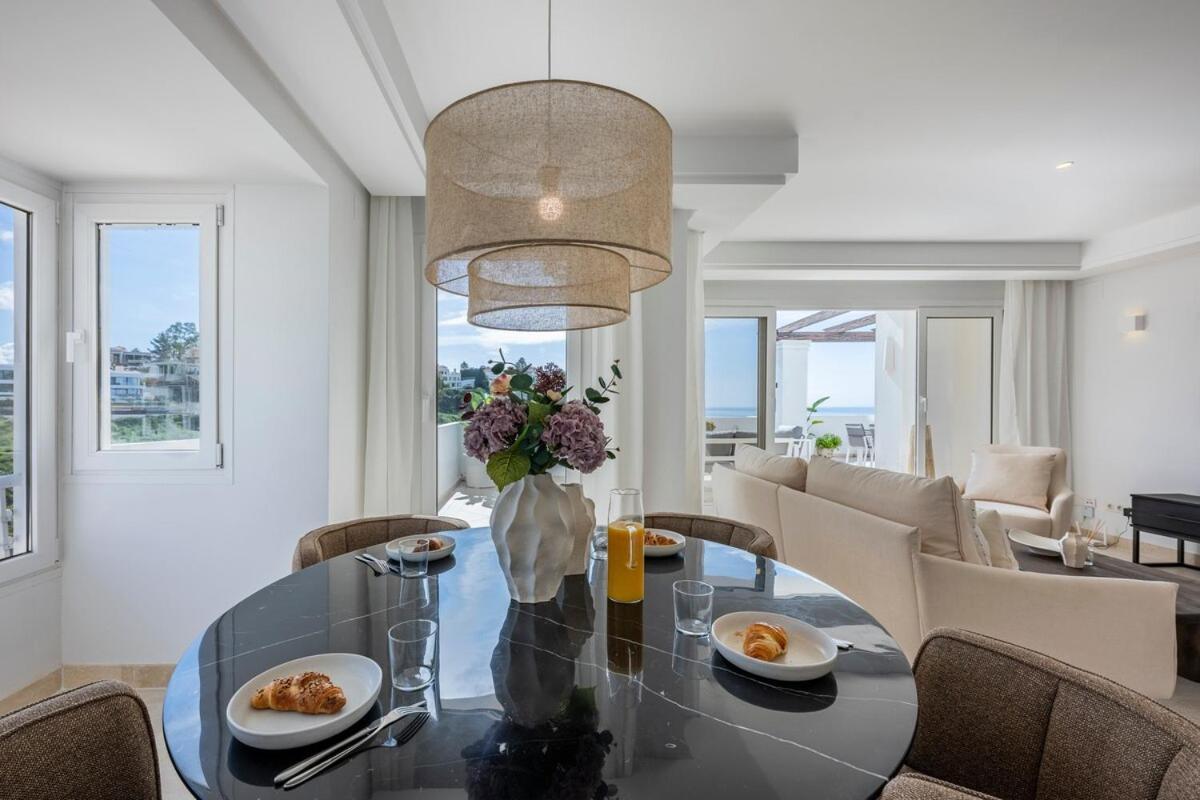 Elegant Duplex Penthouse With Sea And Mountain Views Apartment *