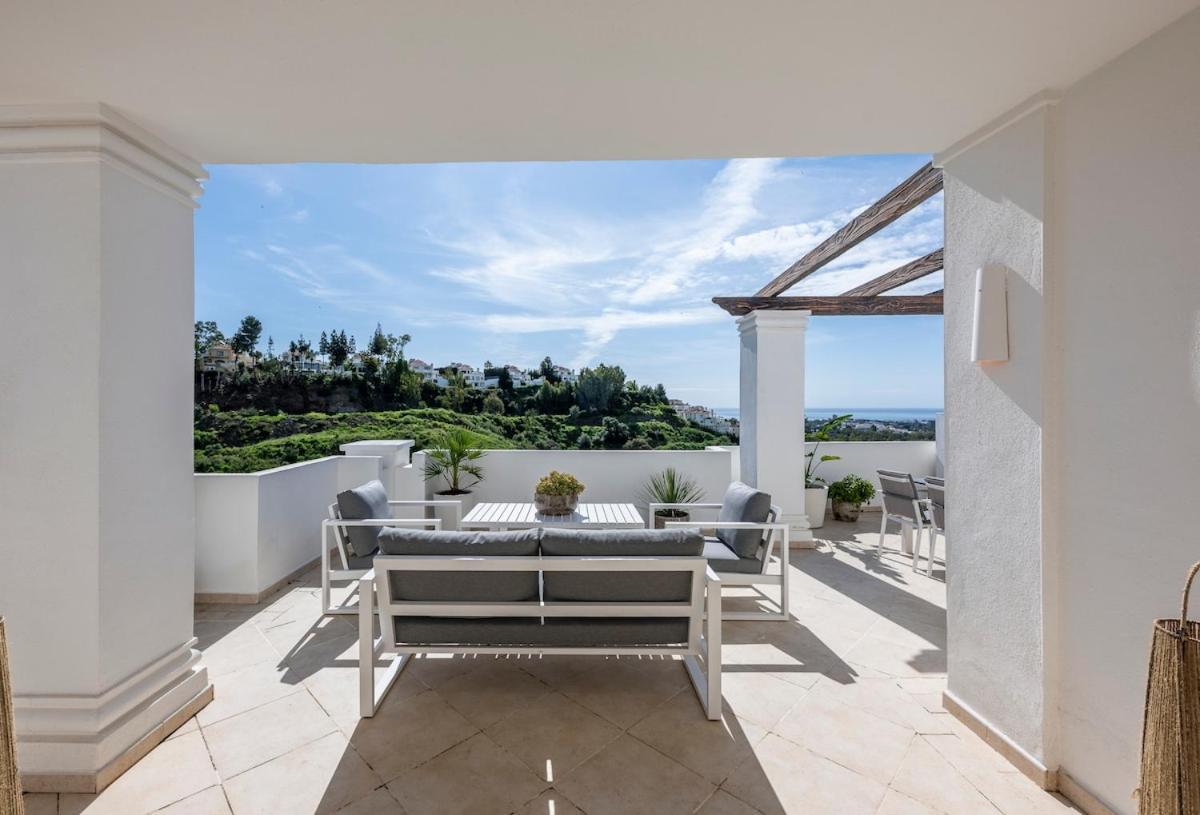 Apartment Elegant Duplex Penthouse With Sea And Mountain Views *