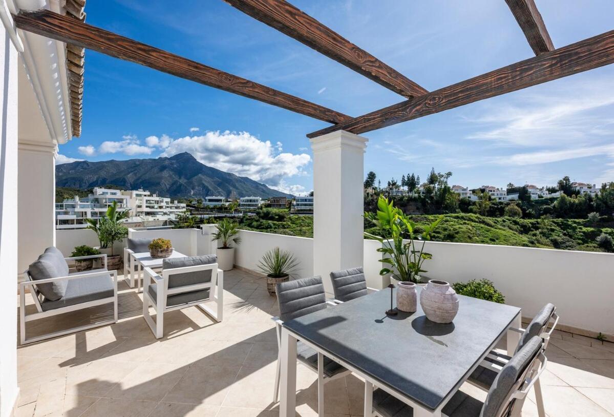 Apartment Elegant Duplex Penthouse With Sea And Mountain Views *