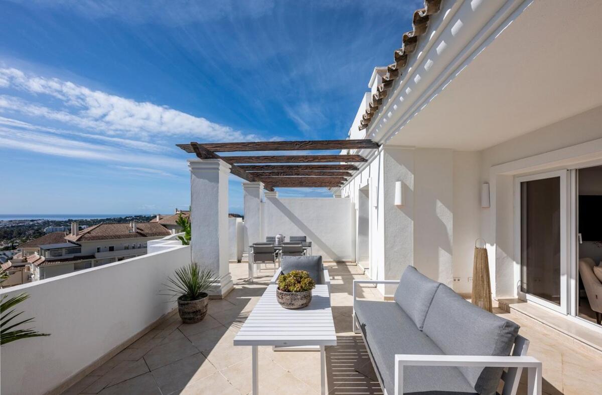 Elegant Duplex Penthouse With Sea And Mountain Views *
