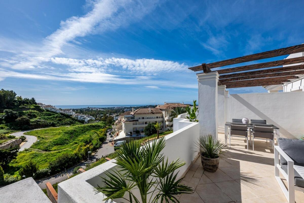 Elegant Duplex Penthouse With Sea And Mountain Views Apartment *